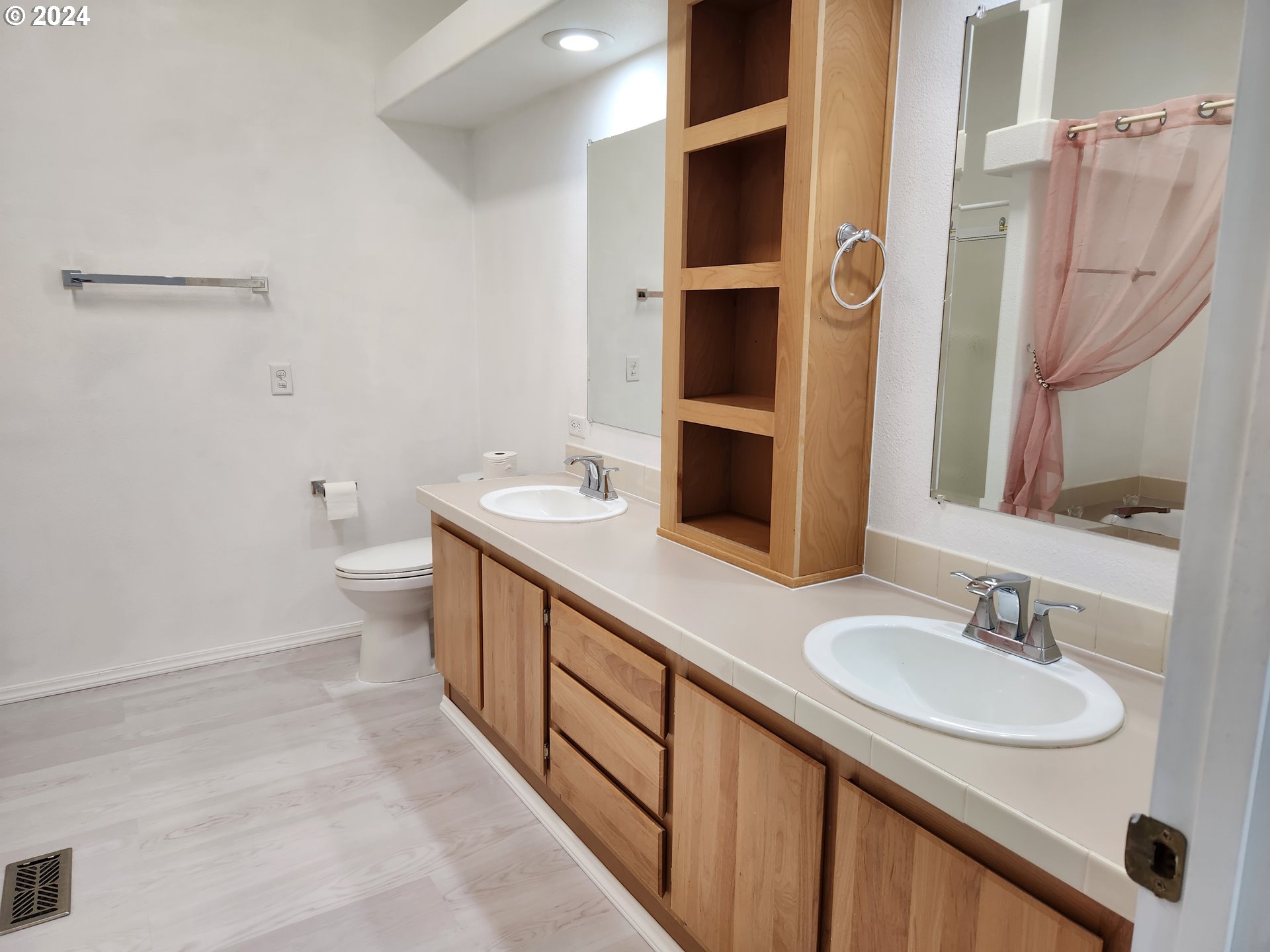 1675 Kristi Loop Lakeside, OR 97449 - Photo 21 of 33 Gallery Image 21