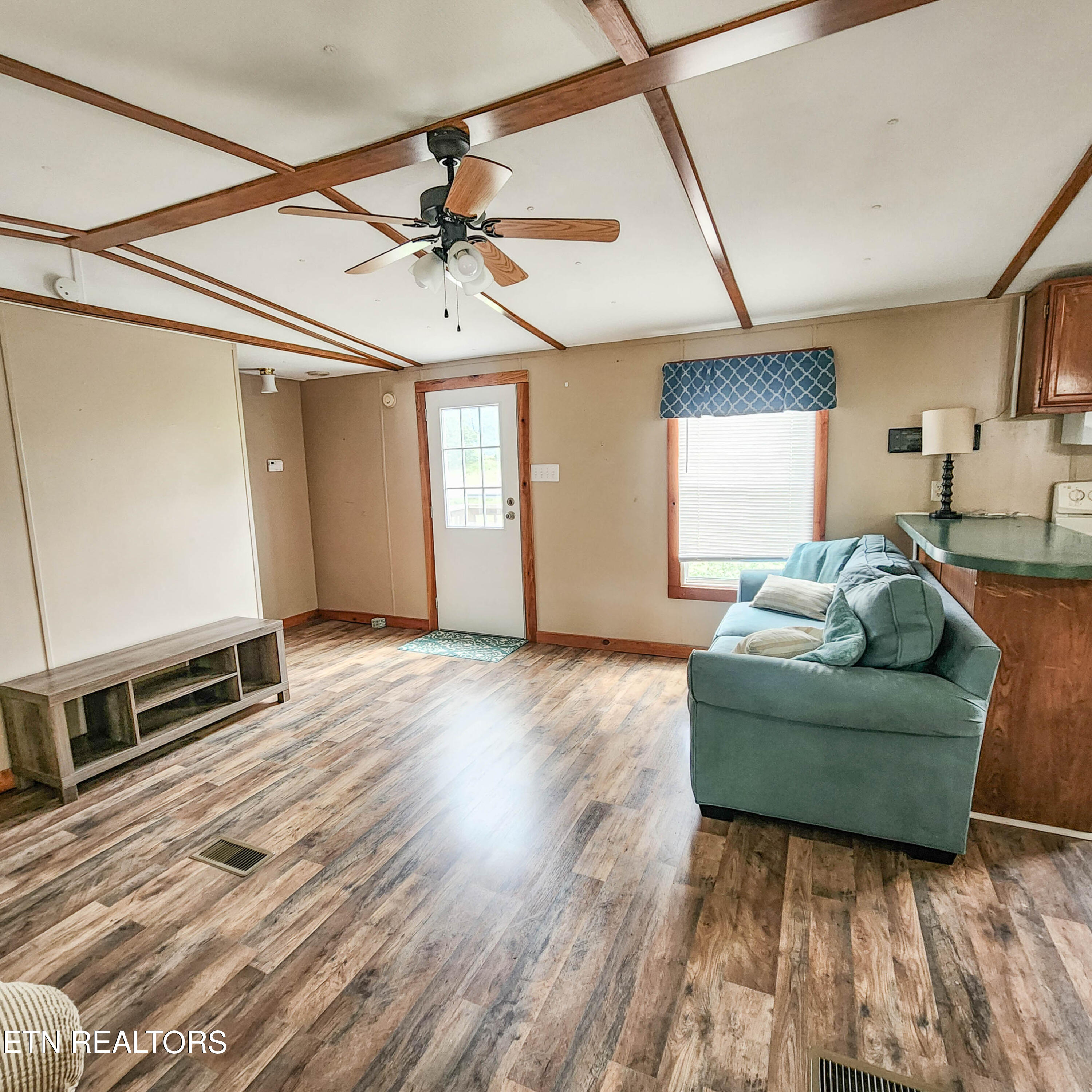1010 Shirley Road Washburn, TN 37888 - Photo 12 of 27 shirley living