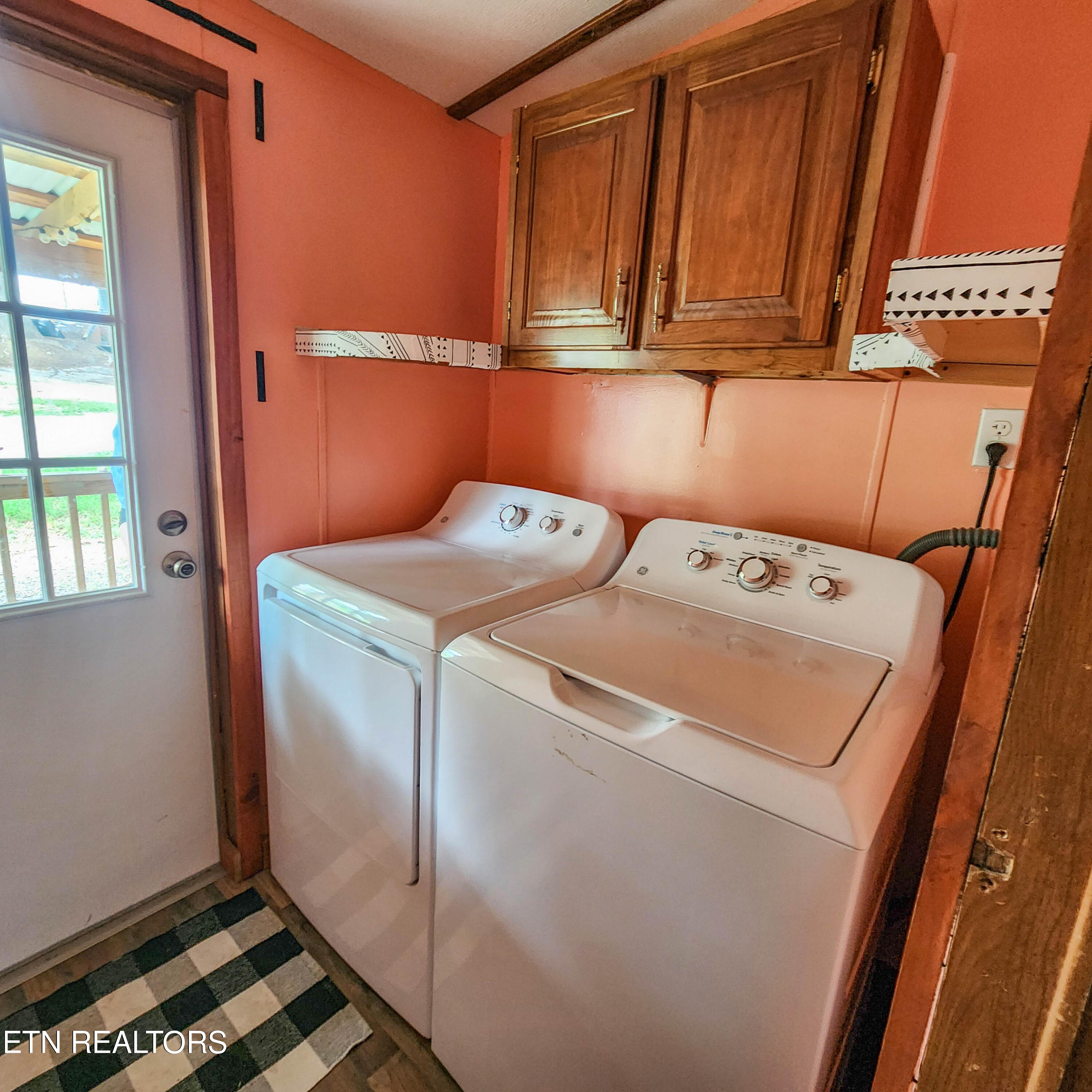 1010 Shirley Road Washburn, TN 37888 - Photo 20 of 27 shirley laundry