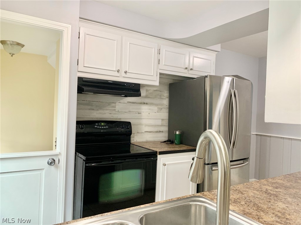 1633 Lander Road Cleveland, OH 44124 - Photo 17 of 32