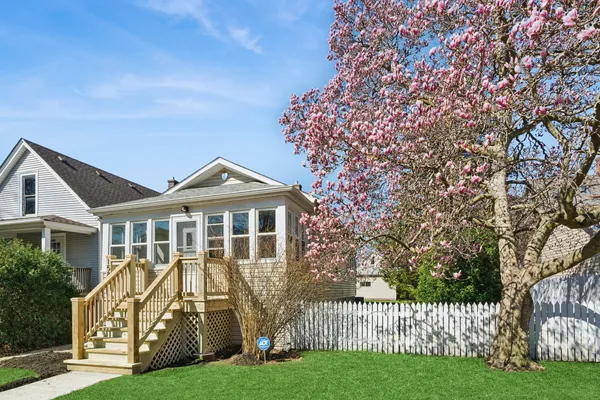 $695,000 | 1580 Florence Avenue, Evanston, IL 60201