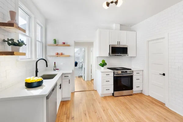 $649,900 | 1580 Florence Avenue, Evanston, IL 60201