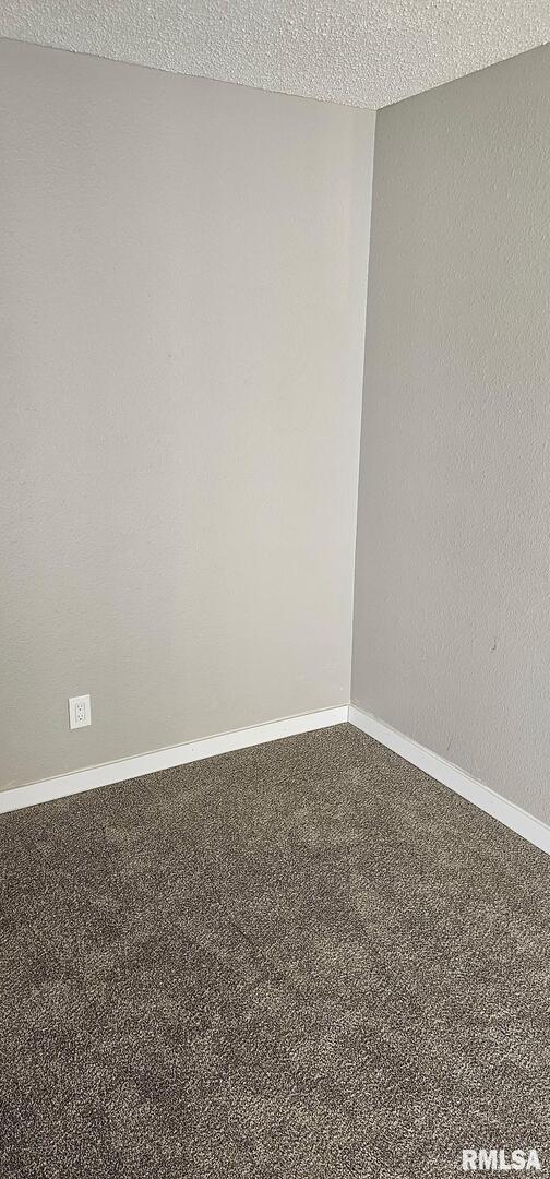 2515 North 3rd Street Clinton, IA 52732 - Photo 15 of 21 a view of an empty room