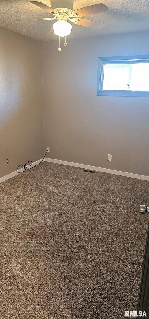 2515 North 3rd Street Clinton, IA 52732 - Photo 20 of 21 a view of an empty room