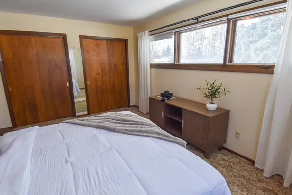 $213,900 | 302 Sherwood Avenue North, Thief River Falls, MN 56701