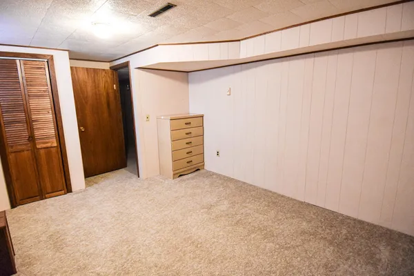 $213,900 | 302 Sherwood Avenue North, Thief River Falls, MN 56701