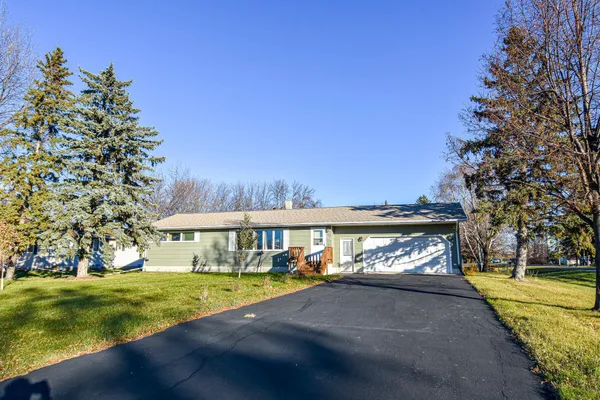$213,900 | 302 Sherwood Avenue North, Thief River Falls, MN 56701