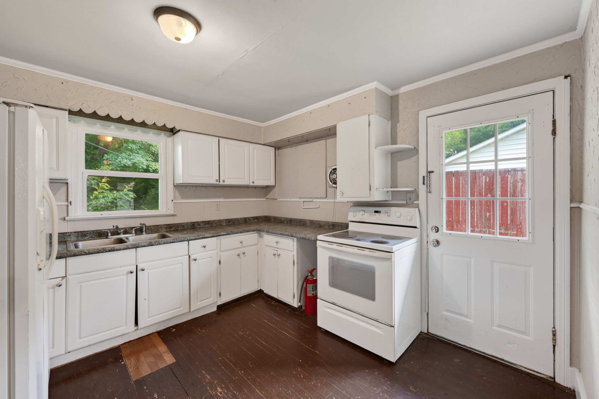 141 West Rossview Road Clarksville, TN 37040 - Photo 12 of 27 Gallery Image 12