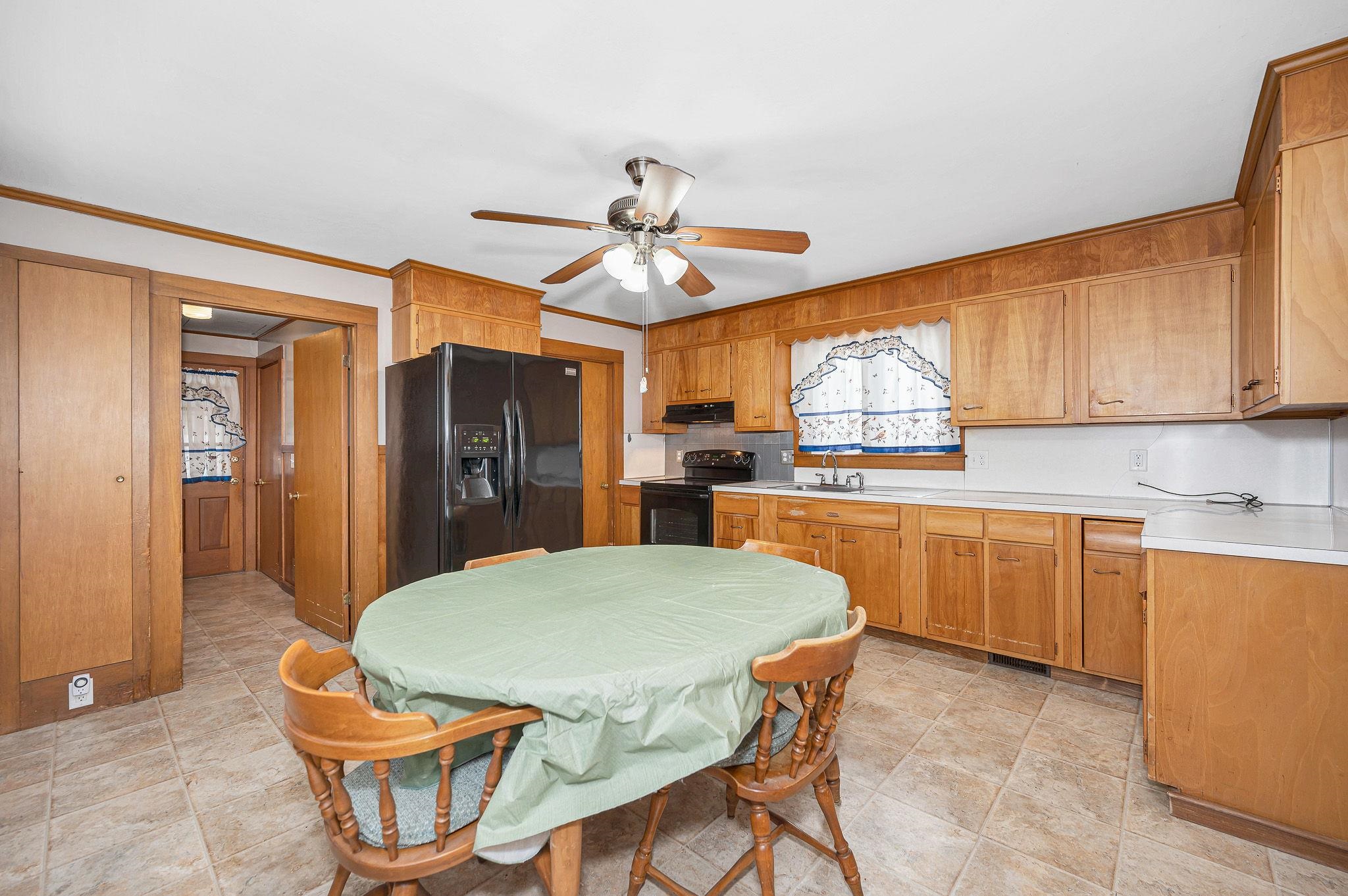 46 Lake Street Nashua, NH 03060 - Photo 13 of 30