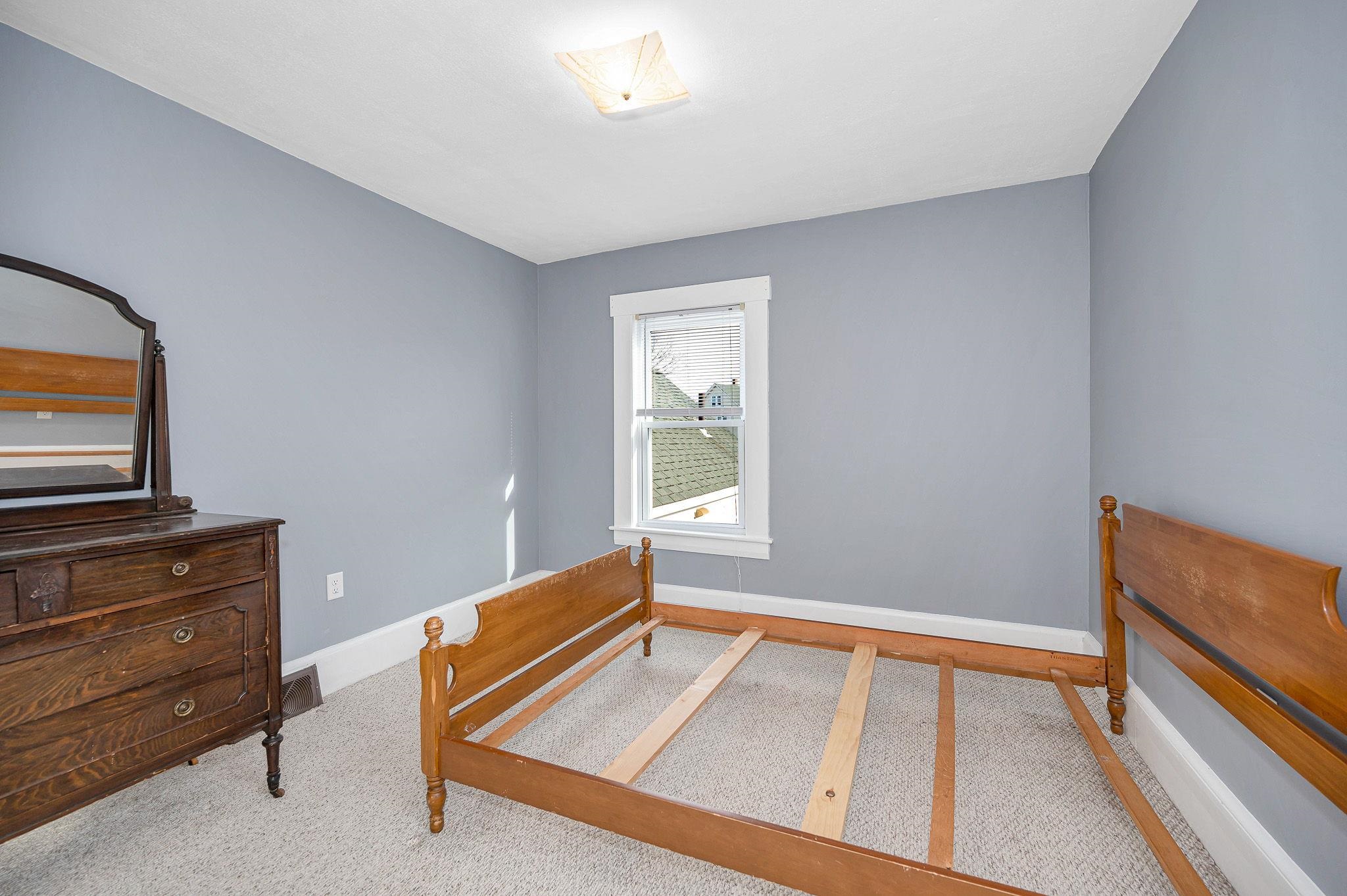46 Lake Street Nashua, NH 03060 - Photo 5 of 30