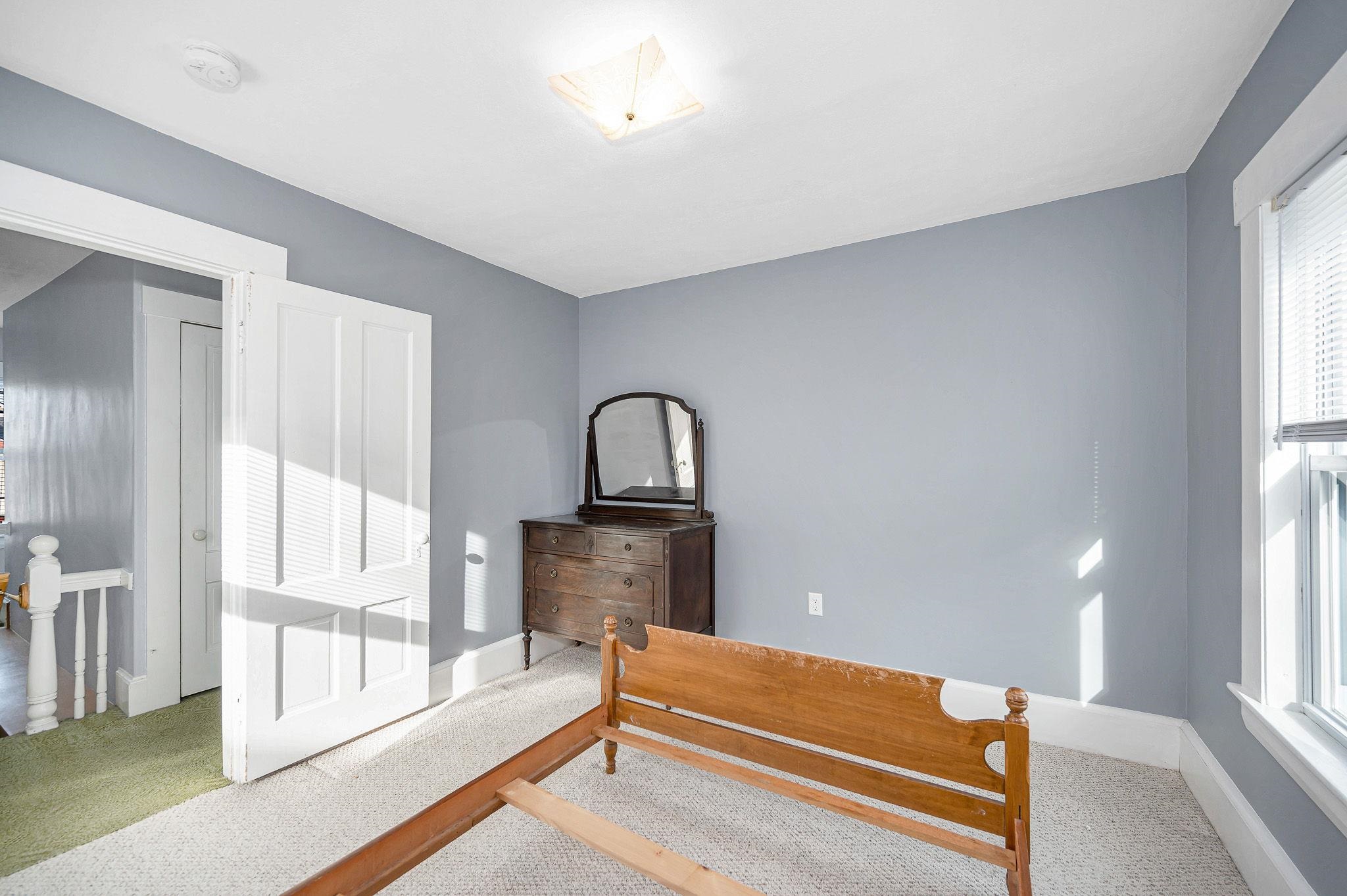 46 Lake Street Nashua, NH 03060 - Photo 7 of 30