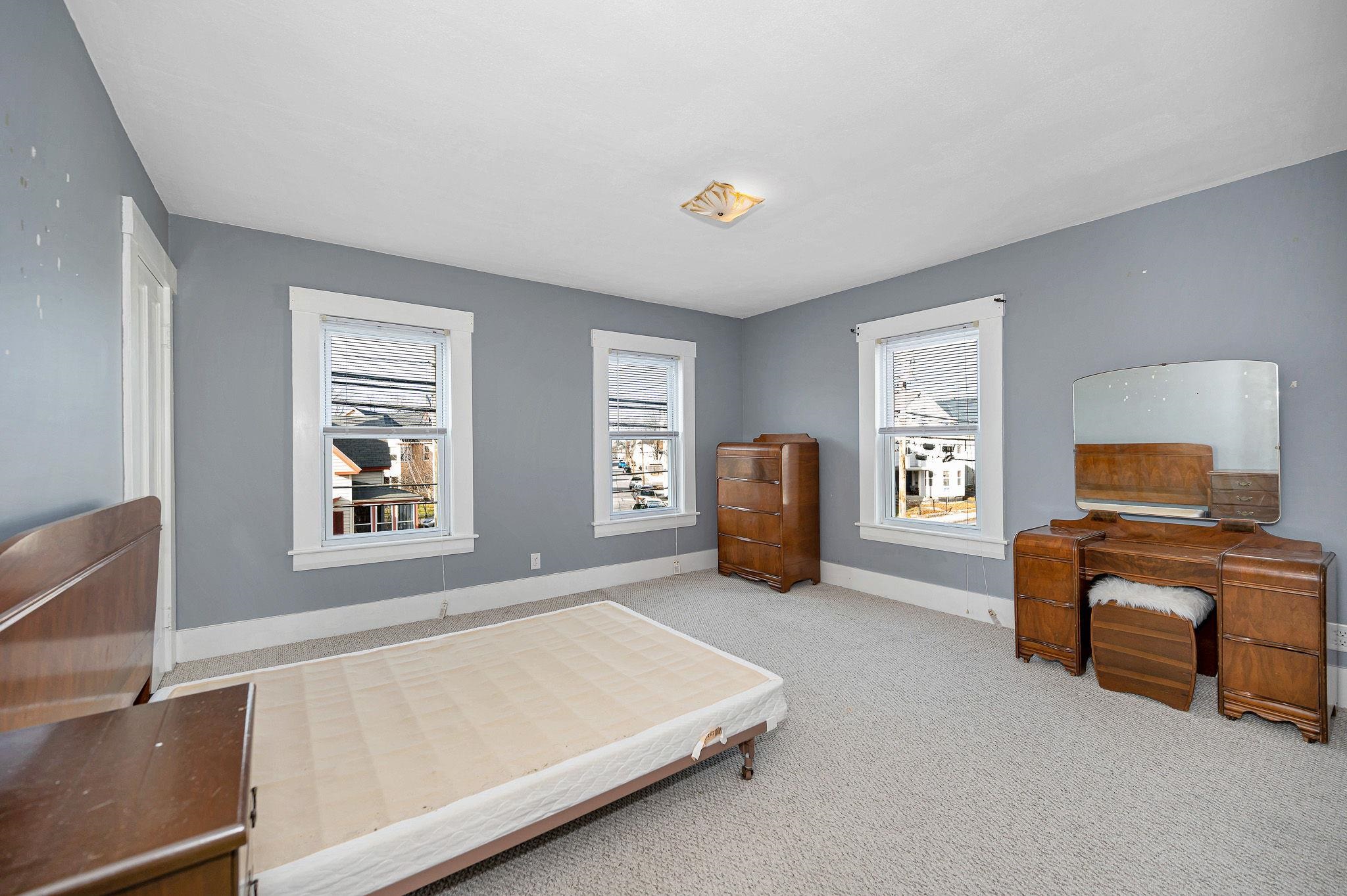 46 Lake Street Nashua, NH 03060 - Photo 8 of 30
