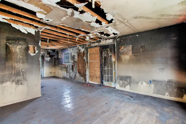 $89,500 | 202 Poplar Street, Three Oaks, MI 49128