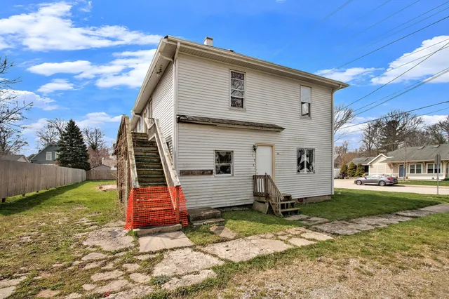 $89,500 | 202 Poplar Street, Three Oaks, MI 49128