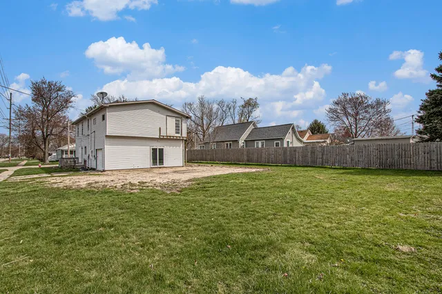 $89,500 | 202 Poplar Street, Three Oaks, MI 49128