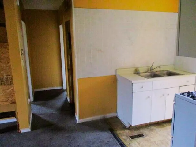 $89,500 | 202 Poplar Street, Three Oaks, MI 49128