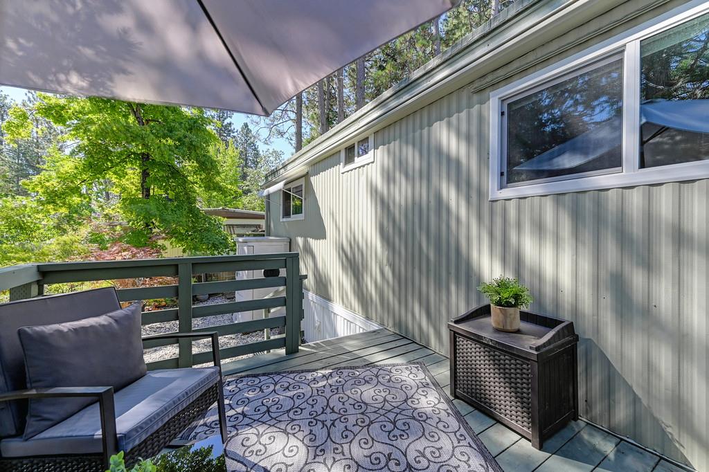 975 Amber Loop Grass Valley, CA 95945 - Photo 41 of 44 a outdoor view with sitting space