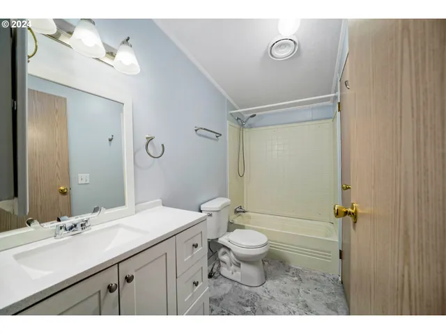 $110,000 | 835 Southeast 1st Avenue, Unit 14, Canby, OR 97013