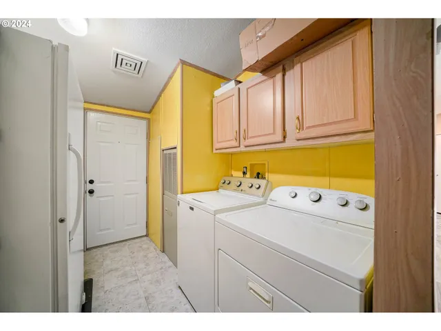 $110,000 | 835 Southeast 1st Avenue, Unit 14, Canby, OR 97013