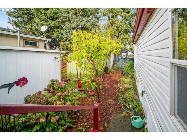 $110,000 | 835 Southeast 1st Avenue, Unit 14, Canby, OR 97013