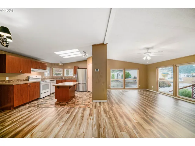 $110,000 | 835 Southeast 1st Avenue, Unit 14, Canby, OR 97013