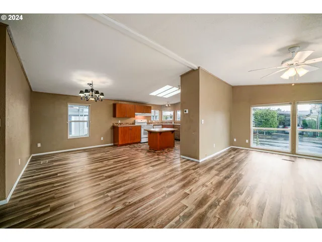 $110,000 | 835 Southeast 1st Avenue, Unit 14, Canby, OR 97013