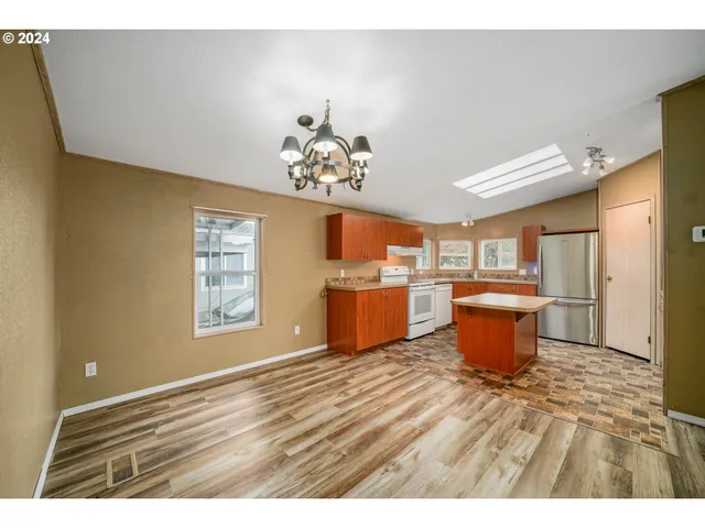 $110,000 | 835 Southeast 1st Avenue, Unit 14, Canby, OR 97013