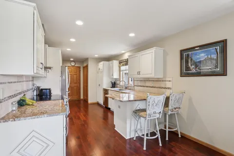 $454,900 | W203N16184 Pin Oak Circle, Jackson, WI 53037