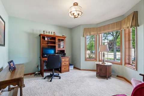 $464,900 | W203N16184 Pin Oak Circle, Jackson, WI 53037