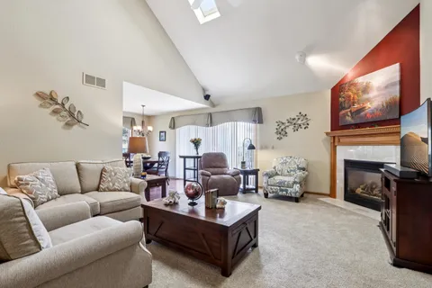 $464,900 | W203N16184 Pin Oak Circle, Jackson, WI 53037