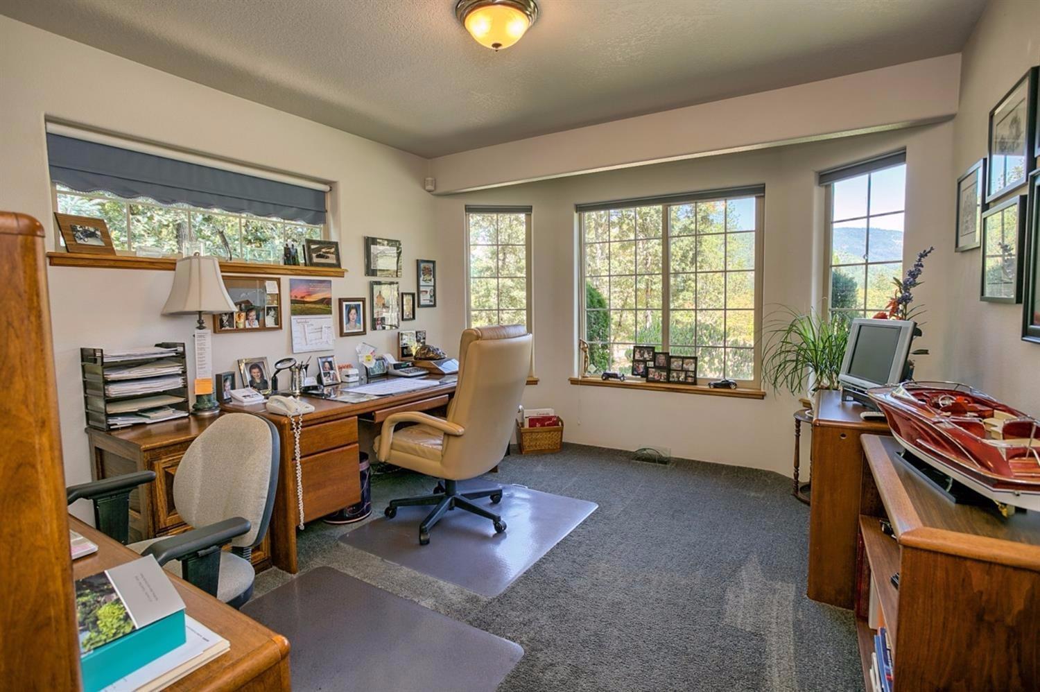 360 Ridgefield Road Grants Pass, OR 97527 - Photo 16 of 35 Office/Bedroom #2