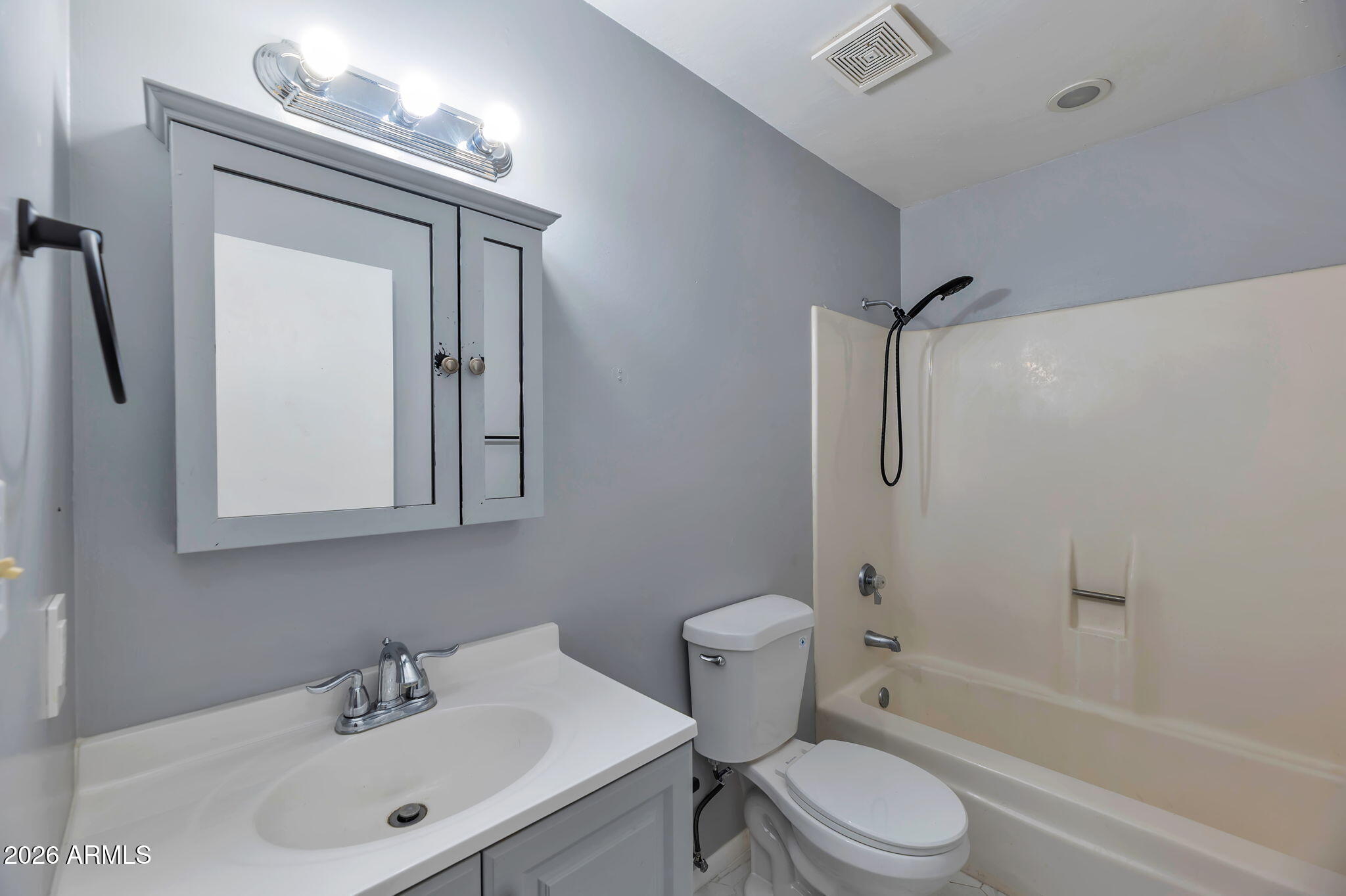 2025 West Elm Street Phoenix, AZ 85015 - Photo 17 of 25 16-web-or-mls-QP- 780_2048