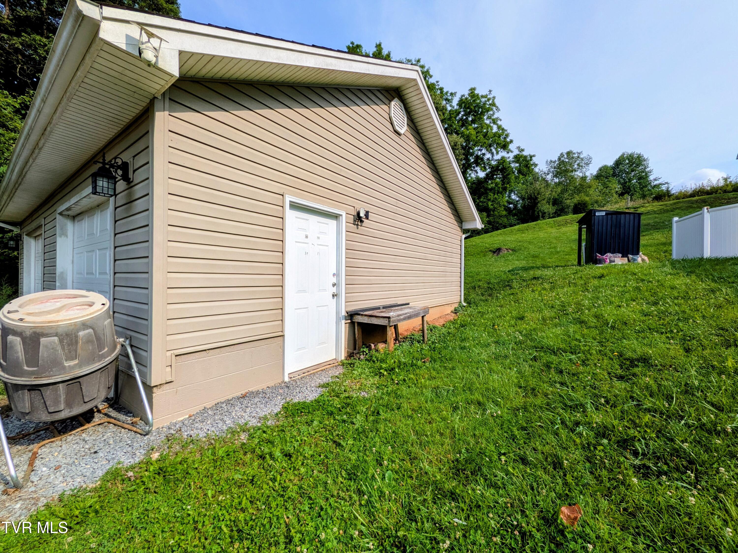 113 Nave Hollow Road Elizabethton, TN 37643 - Photo 66 of 91 Bonus Garage(3)