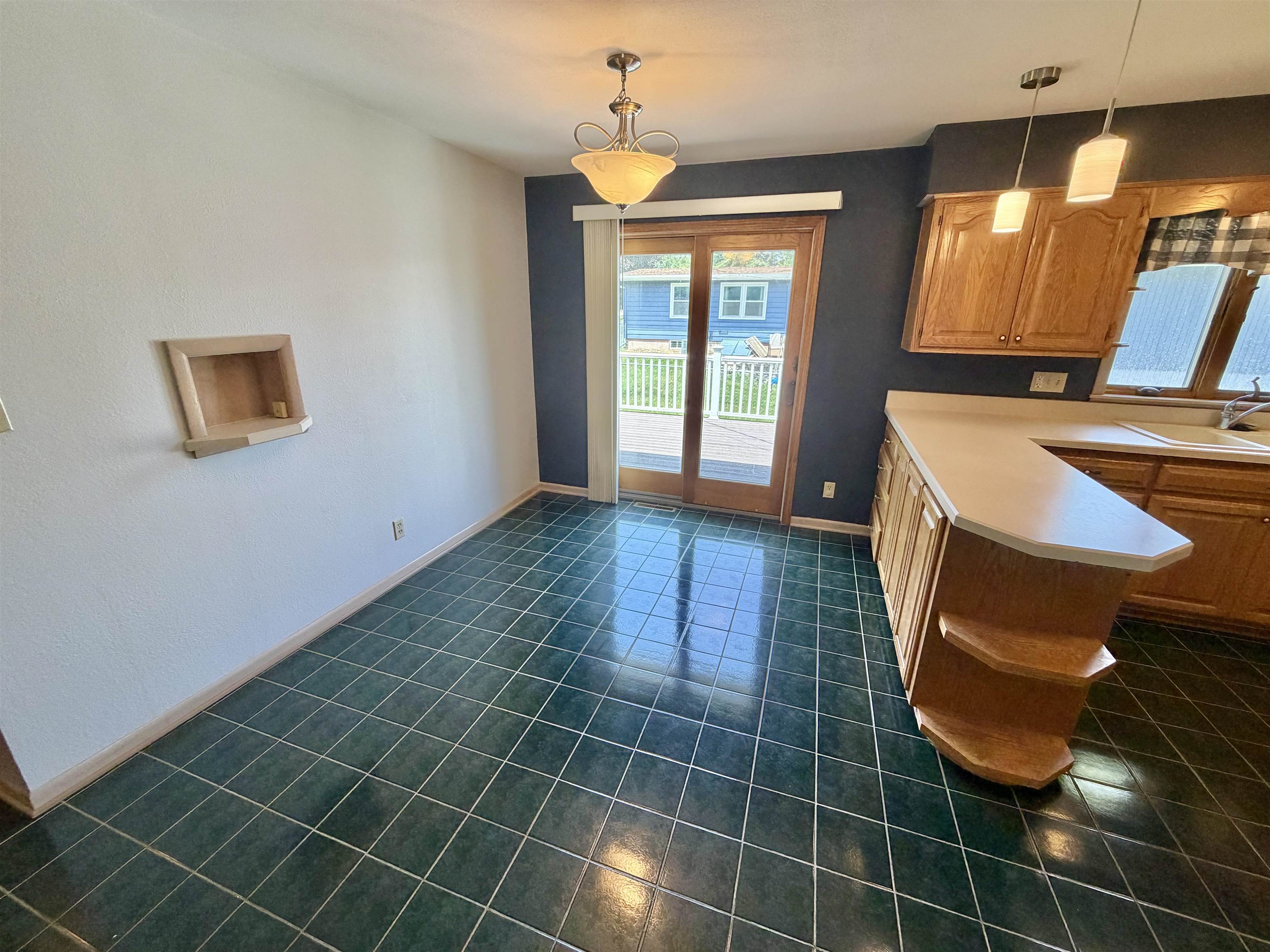 917 26th Street Monroe, WI 53566 - Photo 16 of 38