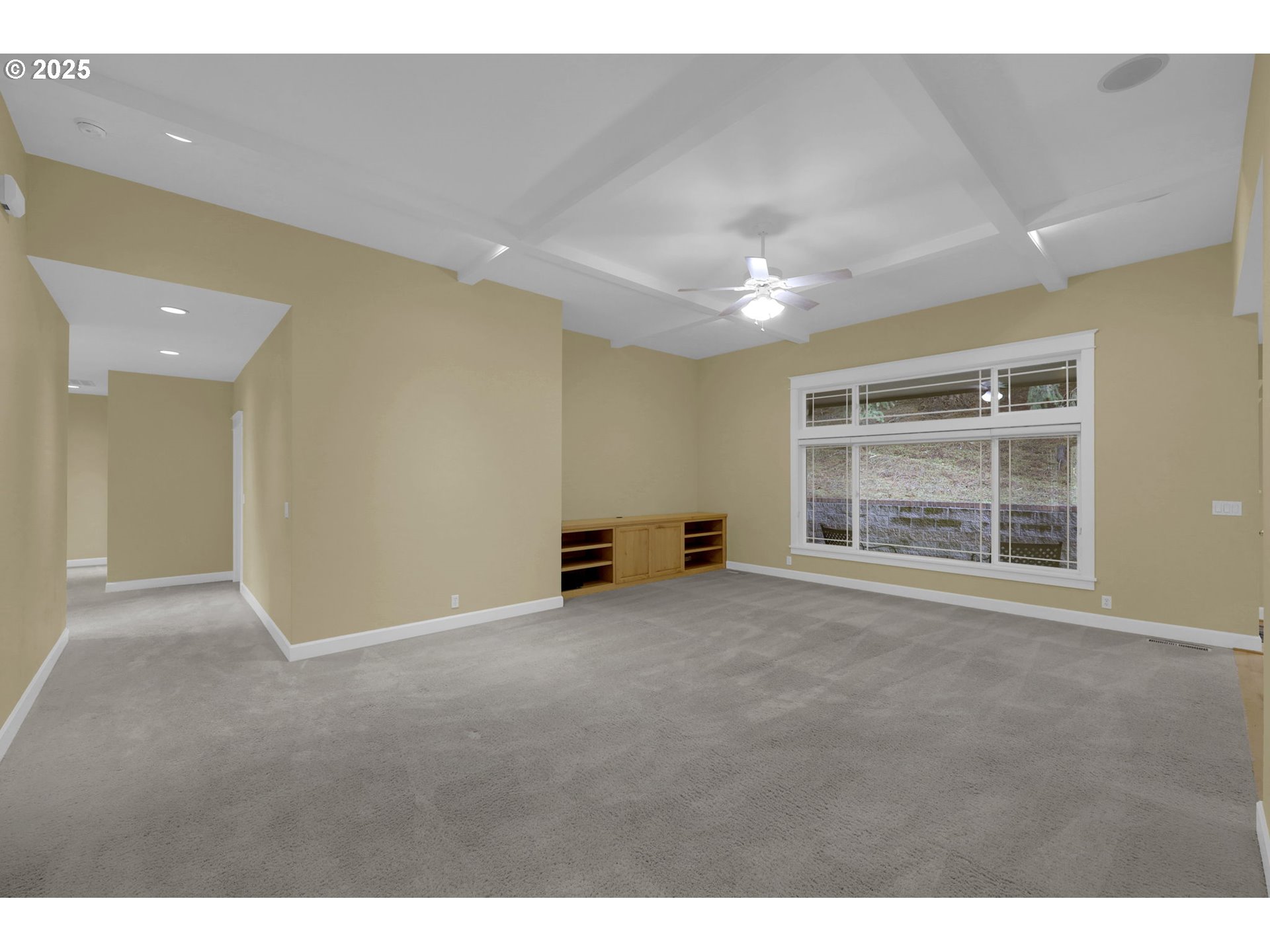 3085 Summit Sky Boulevard Eugene, OR 97405 - Photo 13 of 48 Great Room