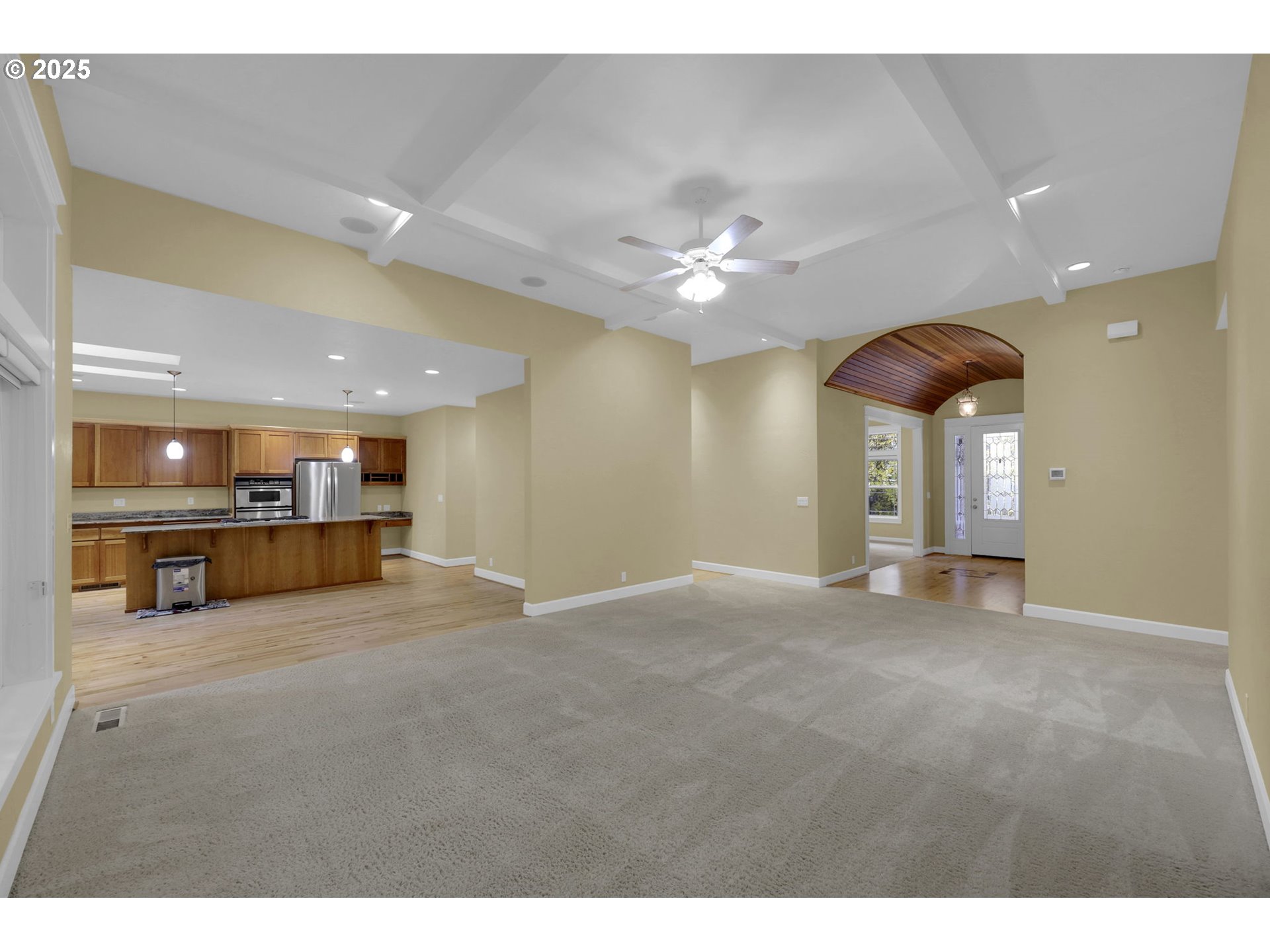 3085 Summit Sky Boulevard Eugene, OR 97405 - Photo 15 of 48 Great Room