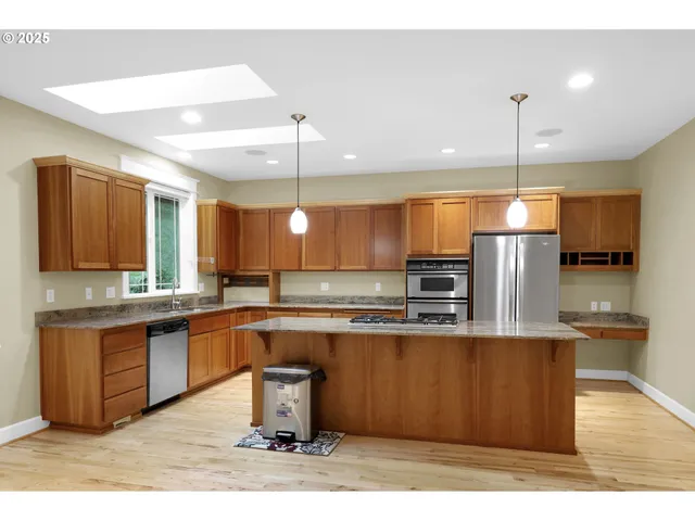 $879,000 | 3085 Summit Sky Boulevard, Eugene, OR 97405