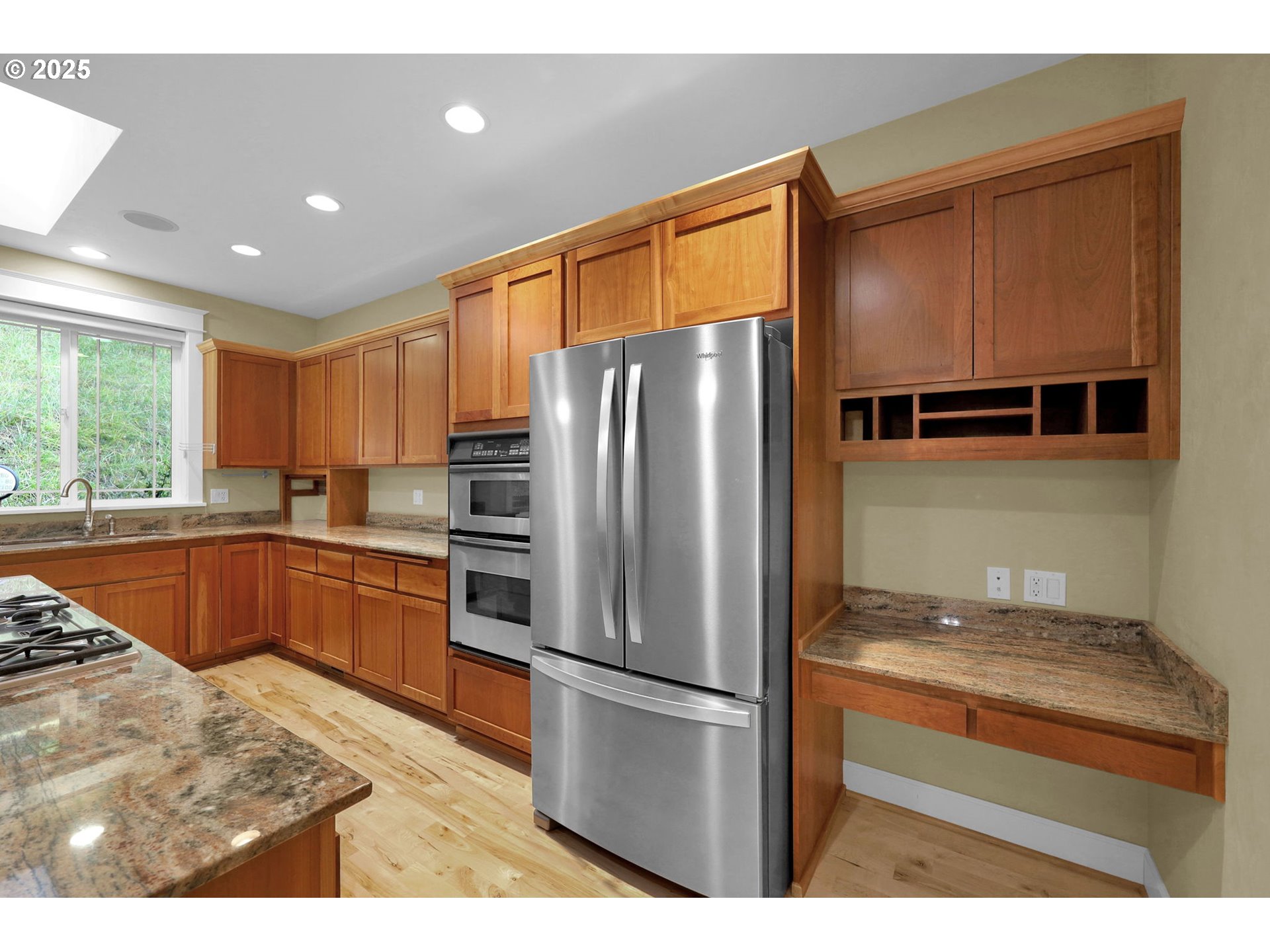 3085 Summit Sky Boulevard Eugene, OR 97405 - Photo 21 of 48 Kitchen