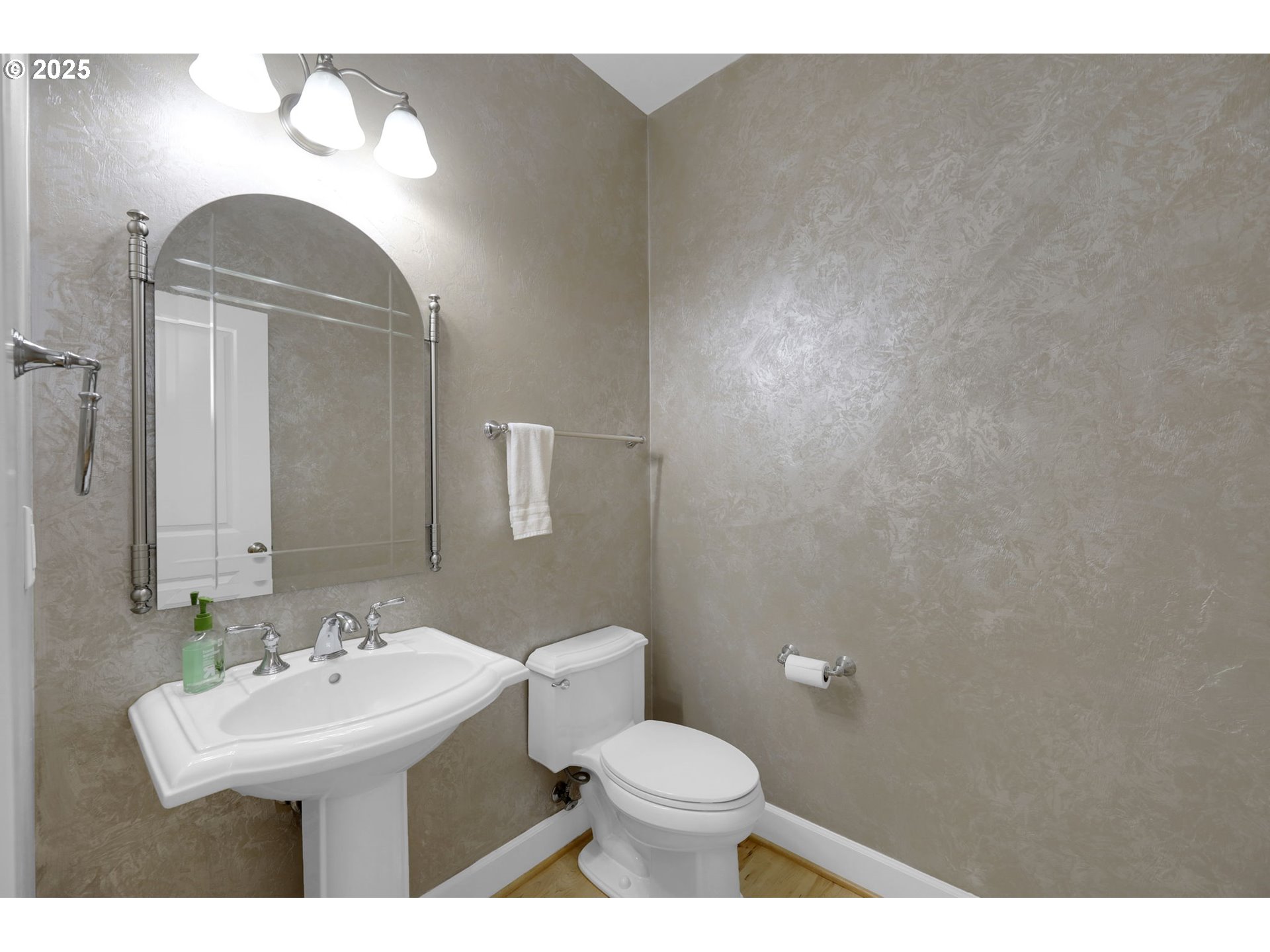 3085 Summit Sky Boulevard Eugene, OR 97405 - Photo 23 of 48 Bathroom