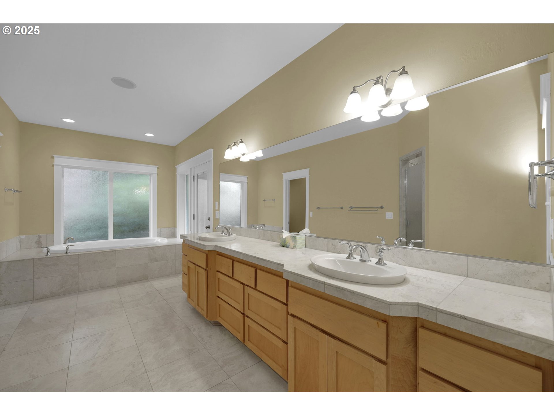 3085 Summit Sky Boulevard Eugene, OR 97405 - Photo 29 of 48 Bathroom, Attached