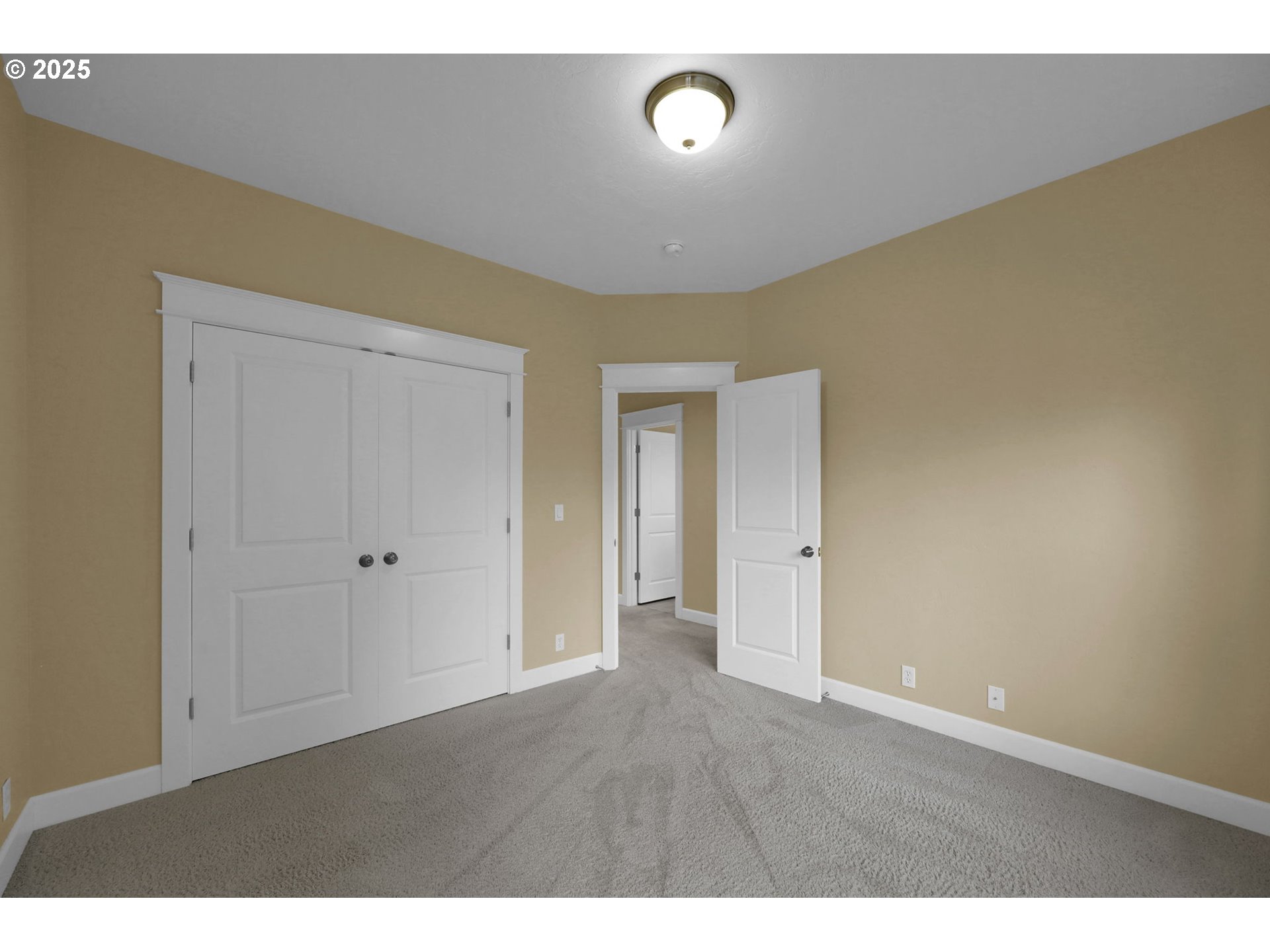 3085 Summit Sky Boulevard Eugene, OR 97405 - Photo 35 of 48 Bedroom