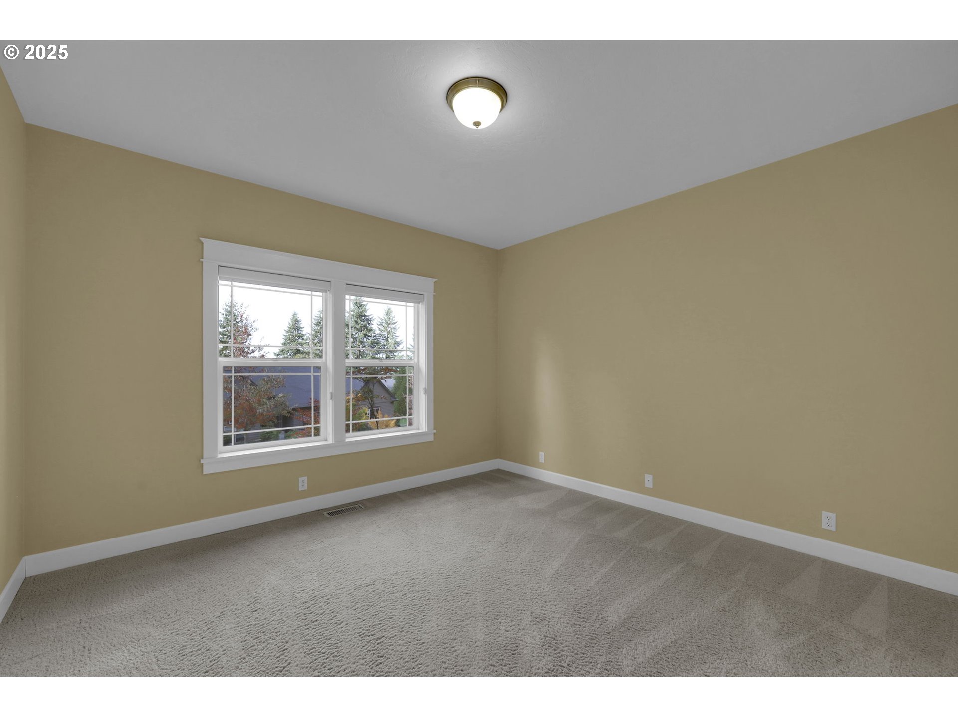 3085 Summit Sky Boulevard Eugene, OR 97405 - Photo 37 of 48 Bedroom