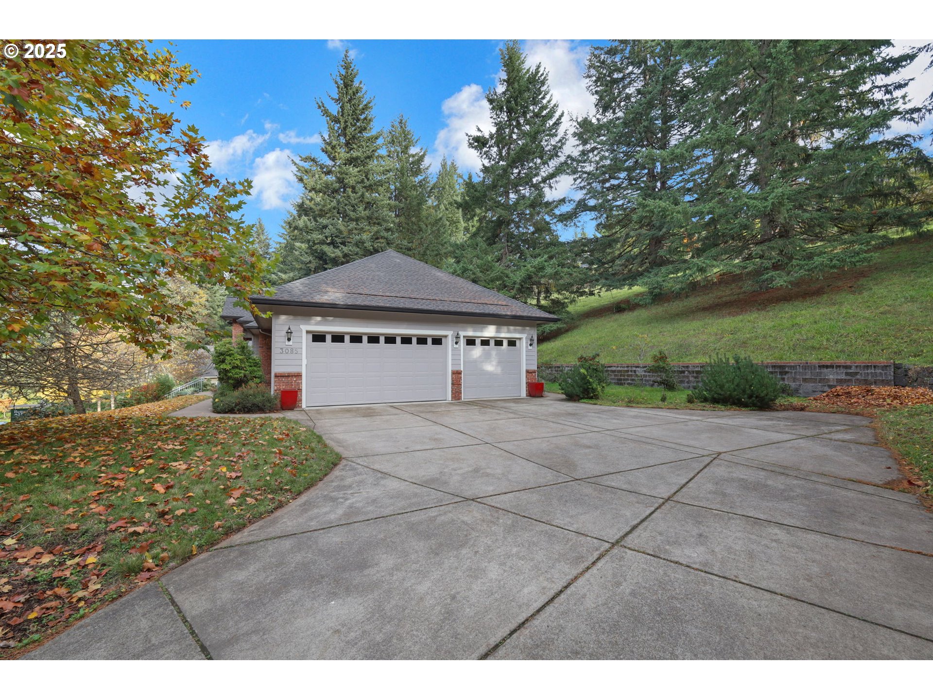 3085 Summit Sky Boulevard Eugene, OR 97405 - Photo 44 of 48 Garage