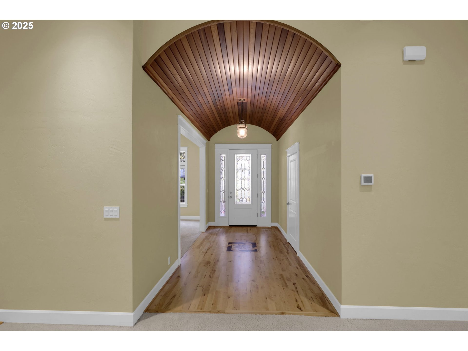 3085 Summit Sky Boulevard Eugene, OR 97405 - Photo 6 of 48 Entrance/Foyer