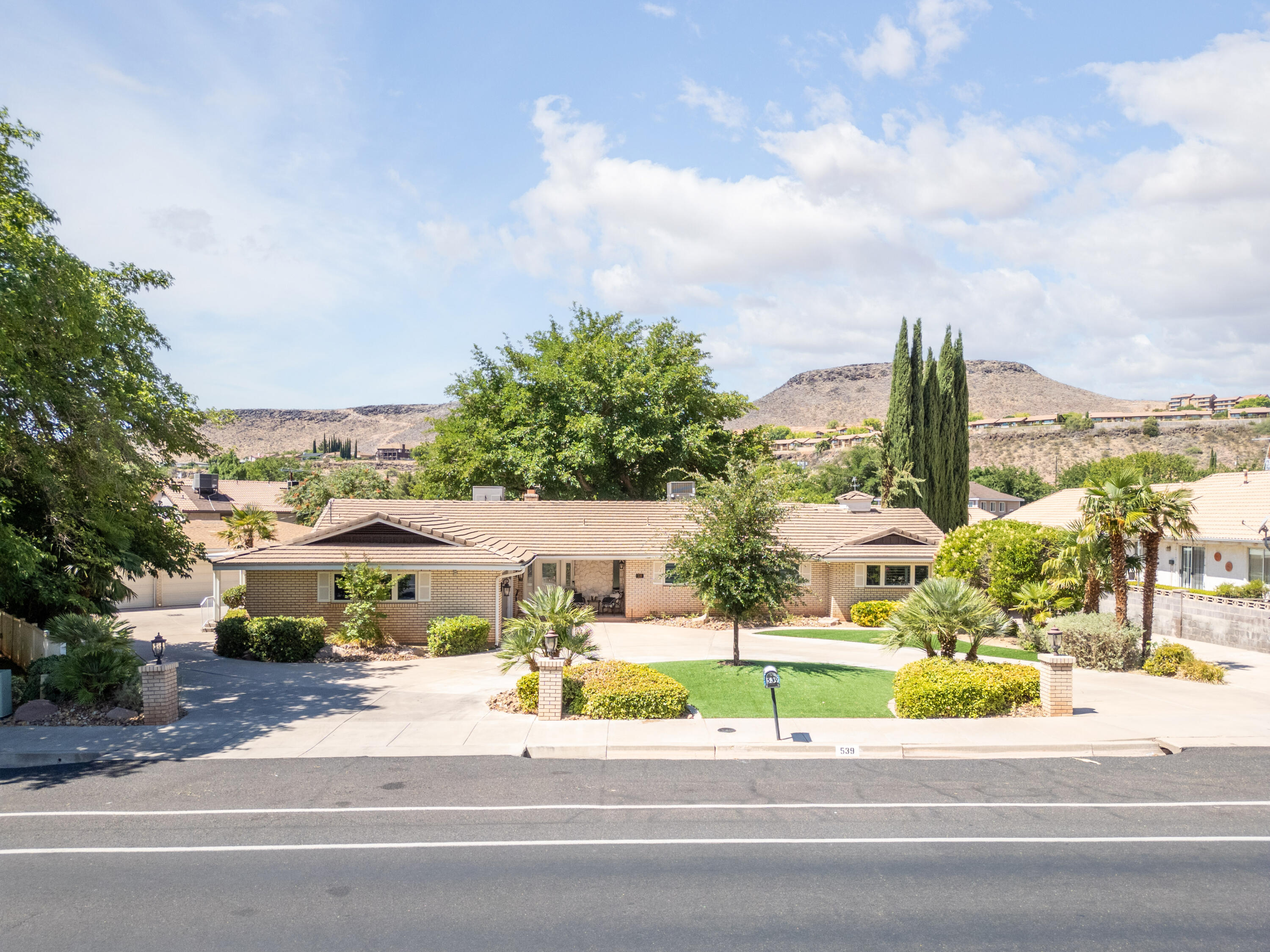 539 Diagonal Street St. George, UT 84770 - Photo 3 of 40 03 - Front of Home with Circle Driveway