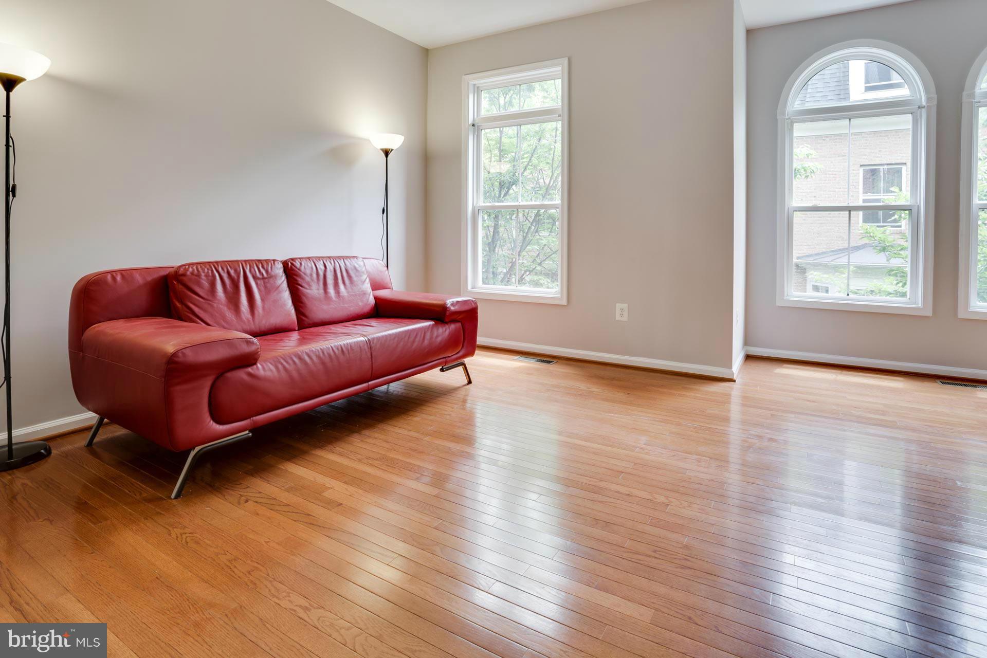 10225 Rutland Round Road, Unit 33 Columbia, MD 21044 - Photo 4 of 30 Living Room