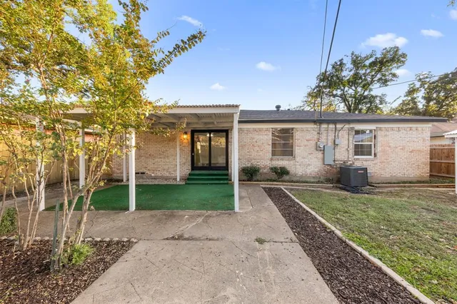 $259,000 | 210 Old Mill Lane, Dallas, TX 75217