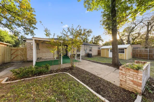 $259,000 | 210 Old Mill Lane, Dallas, TX 75217