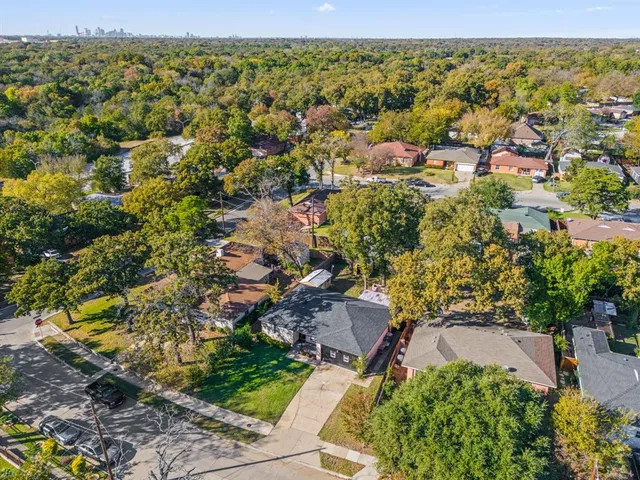 $259,000 | 210 Old Mill Lane, Dallas, TX 75217