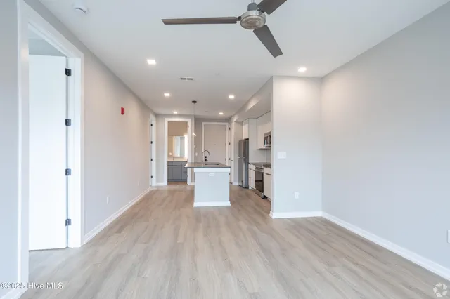 $1,525 | 607 South 11th Street, Unit 108, Wilmington, NC 28401